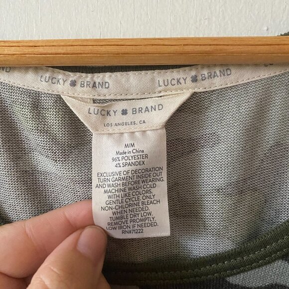 Lucky Brand Tank Top Womens Medium Green Camo Scoop Neck Sleeveless Blouse - Picture 6 of 8